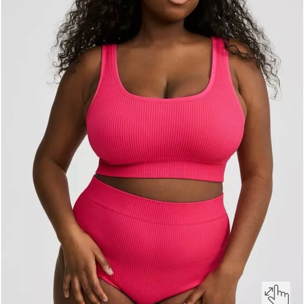 Torrid Lightly Lined Seamless Ribbed Scoop Bralette Pink Peacock Sz 4 - Picture 3 of 8